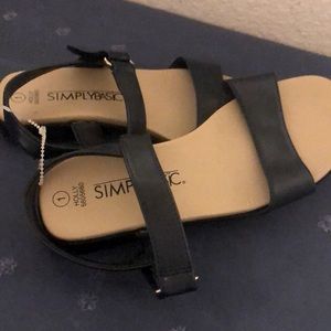 Simply basic girls sandals. New size 1